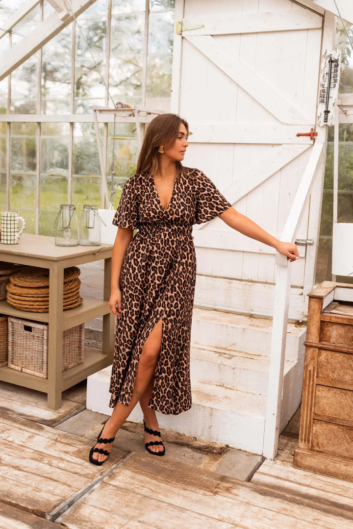 Sofia™ | Flowing Leopard Print Maxi Dress